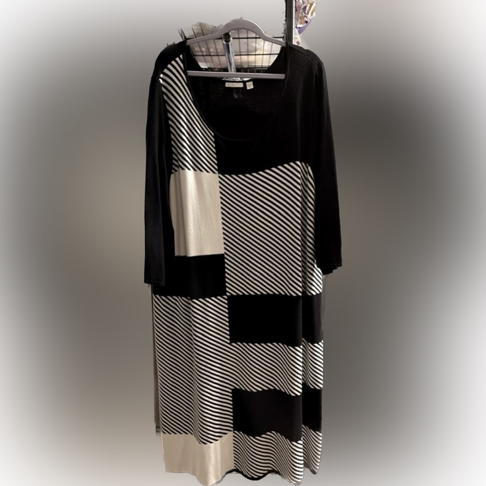 Black & White Midi Sweater Dress